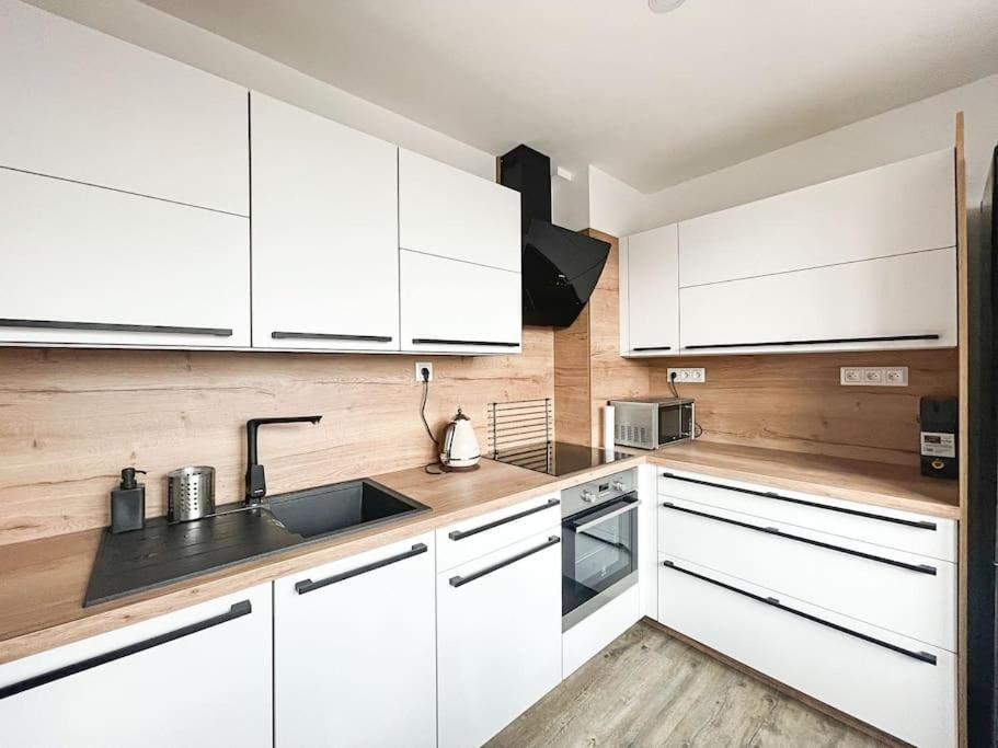 Krasny Zrekonstruovany Byt 3+1 Liberec Ngoại thất bức ảnh